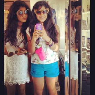 Jhanvi Kapoor pics with her sister Khushi Kapoor instagram pics